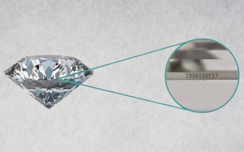 Yêu cầu khắc laser cạnh kim cương sẽ tốn nhiều thời gian hơn
