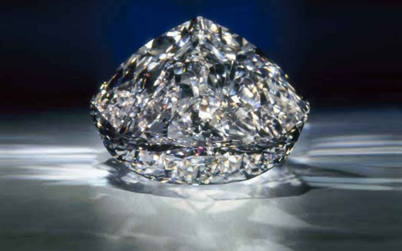 Centenary Diamond có kích thước lớn và độ tinh khiết cao