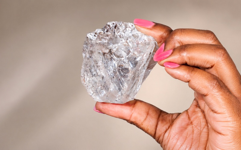 Lesedi La Rona có trọng lượng 1.111 carat ở dạng thô