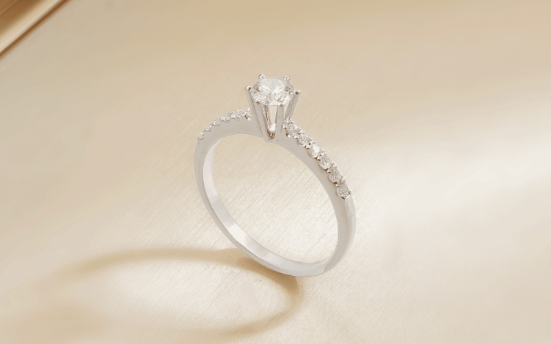 Độ sáng kim cương nhìn bằng mắt thường phụ thuộc rất nhiều vào Cut trong bộ 4C tiêu chuẩn