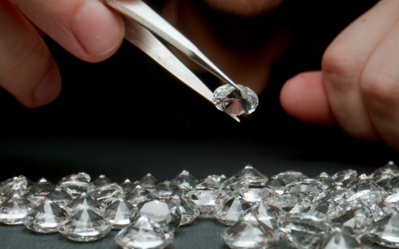 Lab grown diamond được tạo ra chủ động trong môi trường kiểm soát