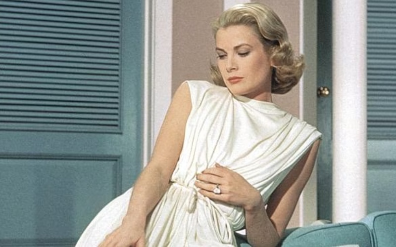 Nhẫn đính hôn của Minh tinh Grace Kelly với viên kim cương emerald cut