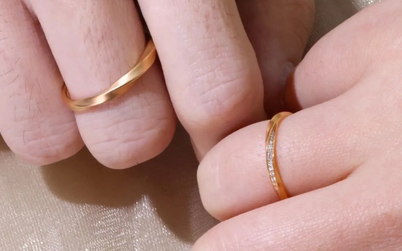 Nếu chọn nhẫn cưới đeo hằng ngày thì nên chọn vàng 18K