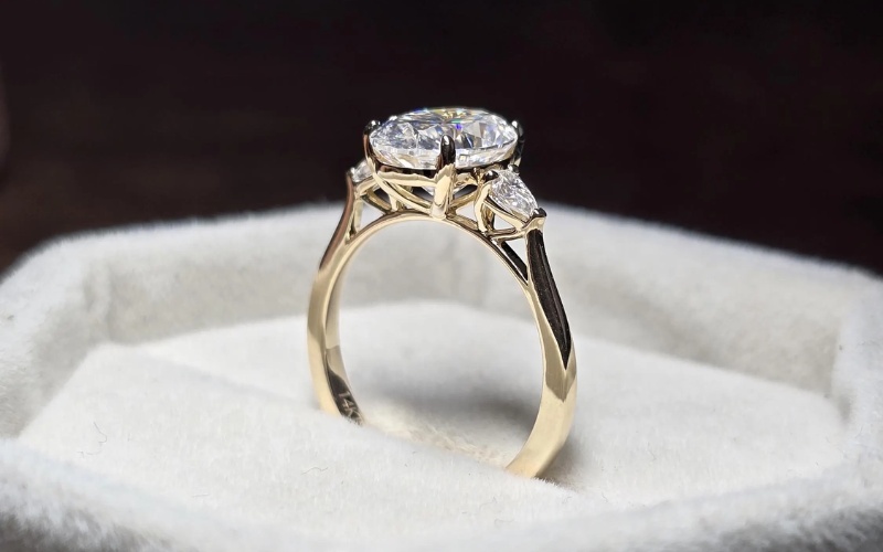 Nhẫn Trellis vàng 14K đính kim cương thiên nhiên lấp lánh