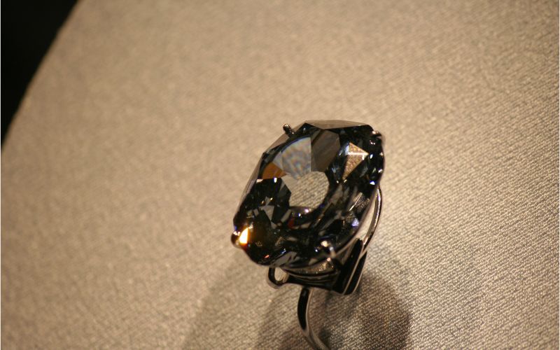 Wittelsbach-Graff Diamond Ring thường giữ vị trí nhẫn kim cương đắt nhất thế giới