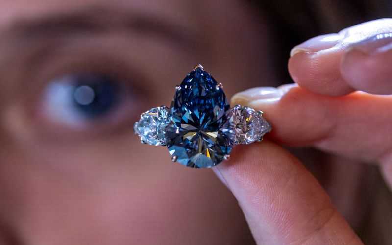 Winston Blue có mức giá khoảng 23,8 triệu USD)