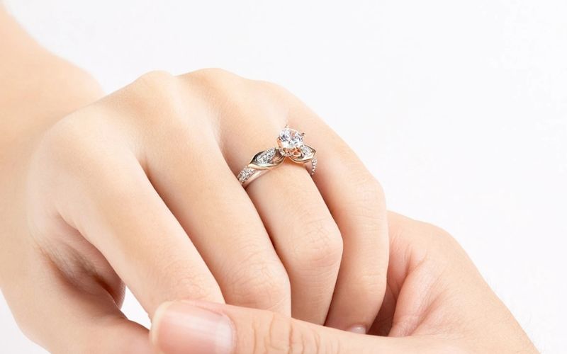 Tỷ lệ nhẫn phải phù hợp với bàn tay